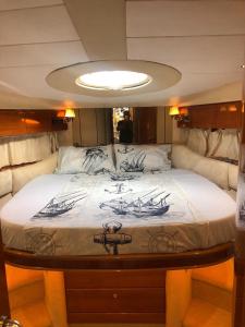 Postel nebo postele na pokoji v ubytování Nova Yachting