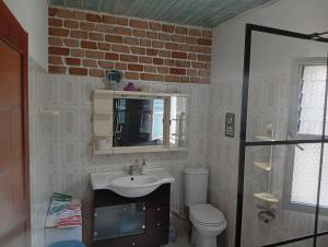 Ένα μπάνιο στο Arti Vila +205 φωτογραφίες