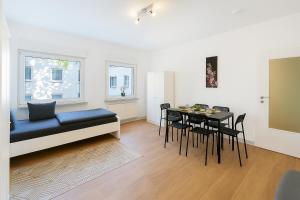 Χώρος καθιστικού στο VAZ Apartments Walsum für Monteure und Fachkräfte, Küche, Terrasse, TV, WLAN, Parkplatz, Autobahnähe