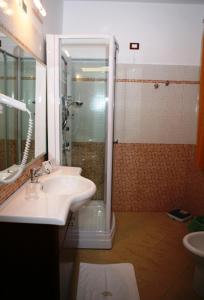 Kupaonica u objektu Sammartano Hotels