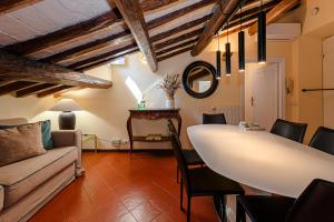 Posedenie v ubytovaní Luxury Apartment Pantheon