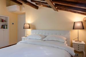 Posteľ alebo postele v izbe v ubytovaní Luxury Apartment Pantheon