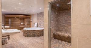 Koupelna v ubytování Best Western Premier Doncaster Mount Pleasant Hotel