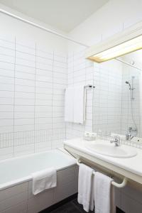 Un baño de Hotel Örk