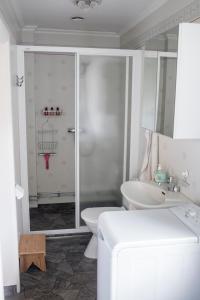 Bagno di Swedish cottage in the Woods on Sollerön island