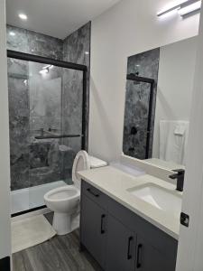 Photo de la galerie de l'établissement Dee's cozy lower suite- 2 rooms, à Calgary 11 autres photos