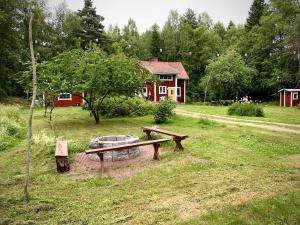Giardino di Swedish cottage in the Woods on Sollerön island