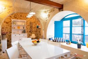Foto de la galería de Tranquil Gozo Farmhouse Retreat with Private Pool en Xagħra