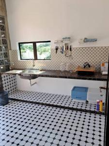 Et badeværelse på Anggun Homestay