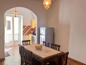 Η κουζίνα ή μικρή κουζίνα στο Grande appartamento con terrazza panoramica a 500mt dal mare