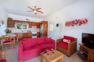 Kuchyň nebo kuchyňský kout v ubytování Olive Grove Villas - Villa Eleni