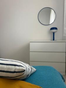 Ein Bett oder Betten in einem Zimmer der Unterkunft Apartments Sunset Dolac
