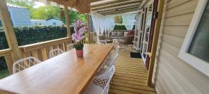 Balkón nebo terasa v ubytování "Havre de paix Gastes MH 109"