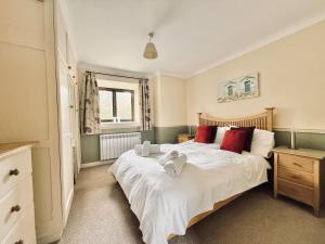 Voodi või voodid majutusasutuse 2 Bed Apartment with Shared Pool toas +30 fotot