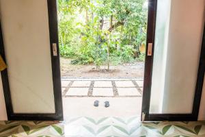 Zahrada ubytování VIRYA Nest Self-Service Tiny Home in Rainforest Nest - Monkeys, Bats, Pet Friendly with a Fee