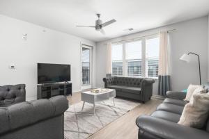 Gallery image of Affordable 2-Bedroom Fishers - Pool View in Fishers