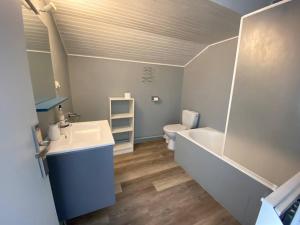 Bagno di Hôtel L'Oustalet