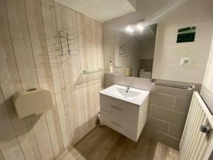 Bagno di Hôtel L'Oustalet