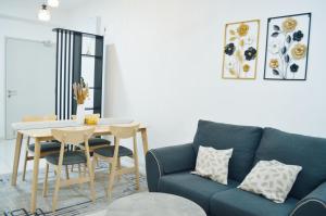 Khu vực ghế ngồi tại KLIA Airport Homestay 18