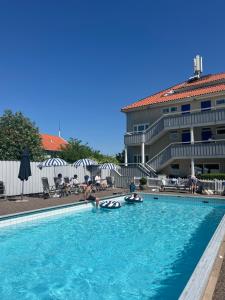 Bazén v ubytování Villa Marstrand nebo v jeho okolí