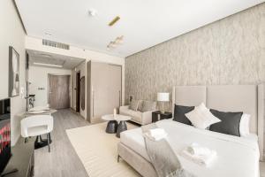 迪拜VayK - Stylish Studio with Pool View in Silicon Oasis的相册照片