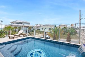 Πισίνα στο ή κοντά στο Tuscan Sun by Gulf Coast Getaways