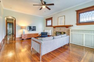 Ảnh trong thư viện ảnh của Walkable Apt 4 Mi to Downtown Toledo! ở Toledo +16 ảnh