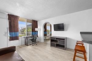 Μια τηλεόραση ή/και κέντρο ψυχαγωγίας στο Casa Del Mar Hotel