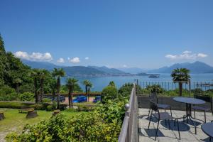 balcone con vista sul lago di Villa Anna Isole Borromee a Baveno Altre 6 foto