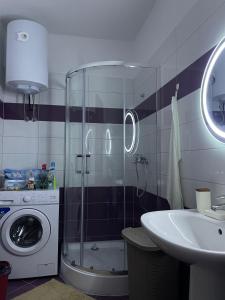 Ένα μπάνιο στο FRAAL Apartments