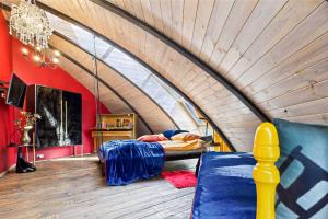 Posezení v ubytování Kupolmāja Ārpus laika - Domehouse in the forest