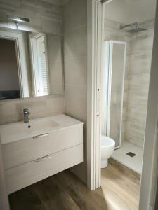 A bathroom at La Mimosa Chic