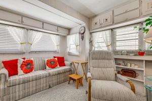 Gallery image of Swim, Fish and Play Pet-Friendly Gem in Fort Myers in Fort Myers