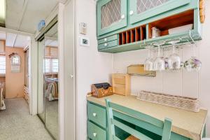 Gallery image of Swim, Fish and Play Pet-Friendly Gem in Fort Myers in Fort Myers