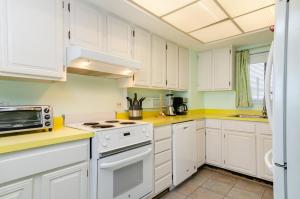 Köök või kööginurk majutusasutuses Robinson by Bryant Real Estate