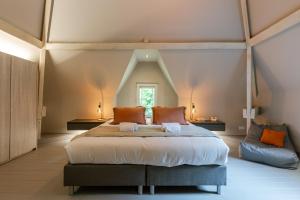 Postel nebo postele na pokoji v ubytování Villa Gentbos + 237 fotografií