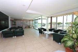 Posezení v ubytování Denizkumu Hotel + 34 fotografií