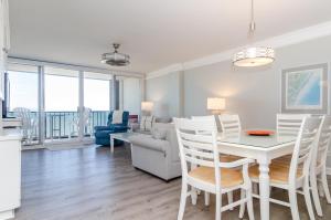 Istumisnurk majutusasutuses 6C by the Sea by Bryant Real Estate