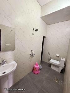 Ένα μπάνιο στο Ved Homestay