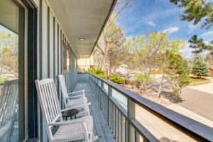 Μπαλκόνι ή βεράντα στο 5 Mi to Area Attractions Home with Indoor Hot Tub