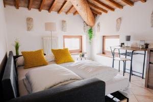 Postel nebo postele na pokoji v ubytování Garda Lake & Relax - Bellavista Flat 15min from Garda
