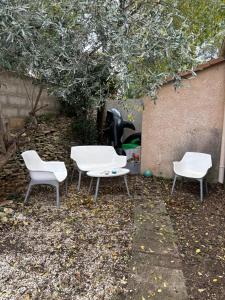 Κήπος έξω από το Studio avec accès piscine