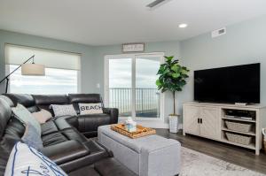 TV a/nebo společenská místnost v ubytování Wish Granted by Bryant Real Estate