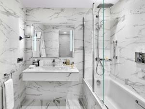 Kylpyhuone majoituspaikassa Fairmont Monte Carlo