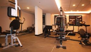 Fitness centrum a/nebo fitness zařízení v ubytování EZ Moema Hotel