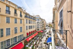 Το κτήριο όπου στεγάζεται  το διαμέρισμα