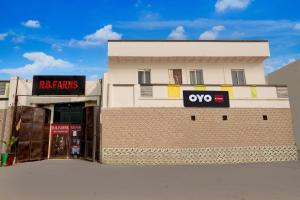 Fotografie z fotogalerie ubytování Hotel O R B Farms v destinaci Ghaziabád