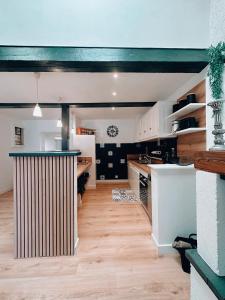 Kuchyň nebo kuchyňský kout v ubytování Duplex de Charme en Provence, Vue Imprenable
