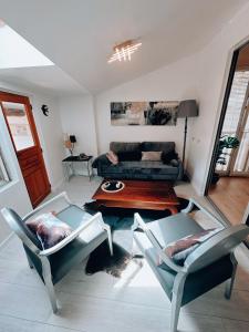 Posezení v ubytování Duplex de Charme en Provence, Vue Imprenable