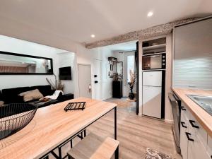 Kuchyň nebo kuchyňský kout v ubytování Duplex de Charme en Provence, Vue Imprenable